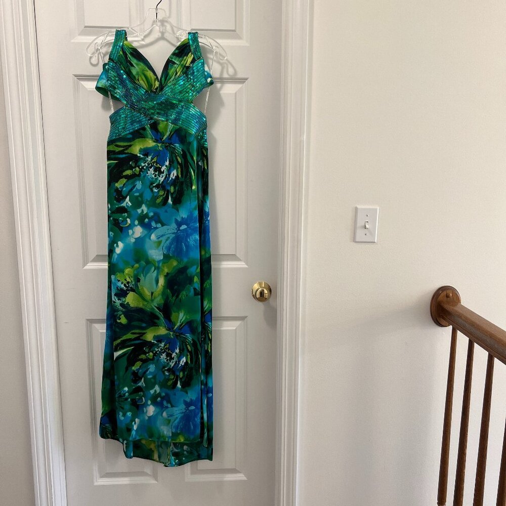 PROM DRESS!! Open Back, Watercolor, Sequins, Sz 5/6, Dry-Cleaned, Worn 1x